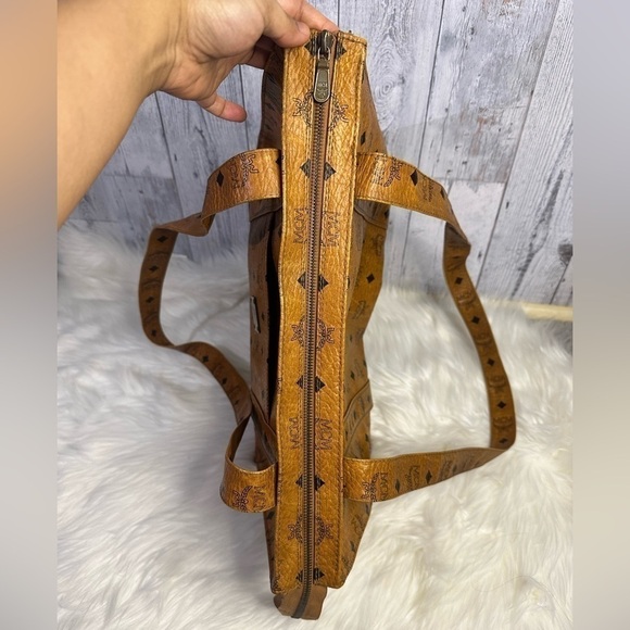 MCM classic logo tote in cognac - Picture 10 of 16
